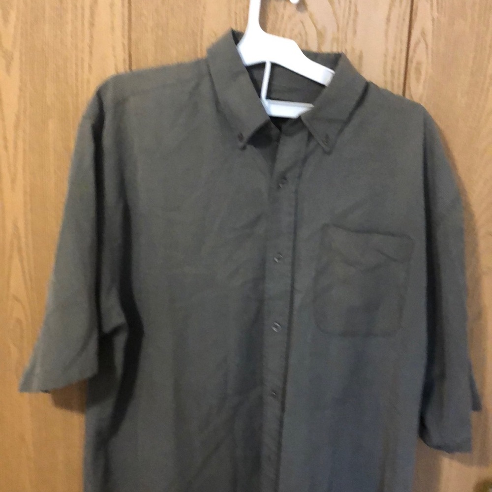 Tri-mountain men’s XLT button down shirt
